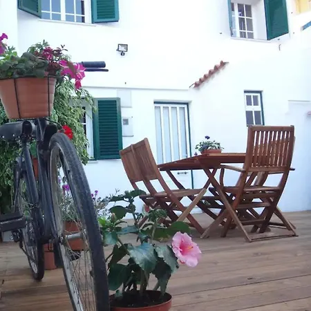 Click Me - Barbecue & Terrace By Mystay Φάρο